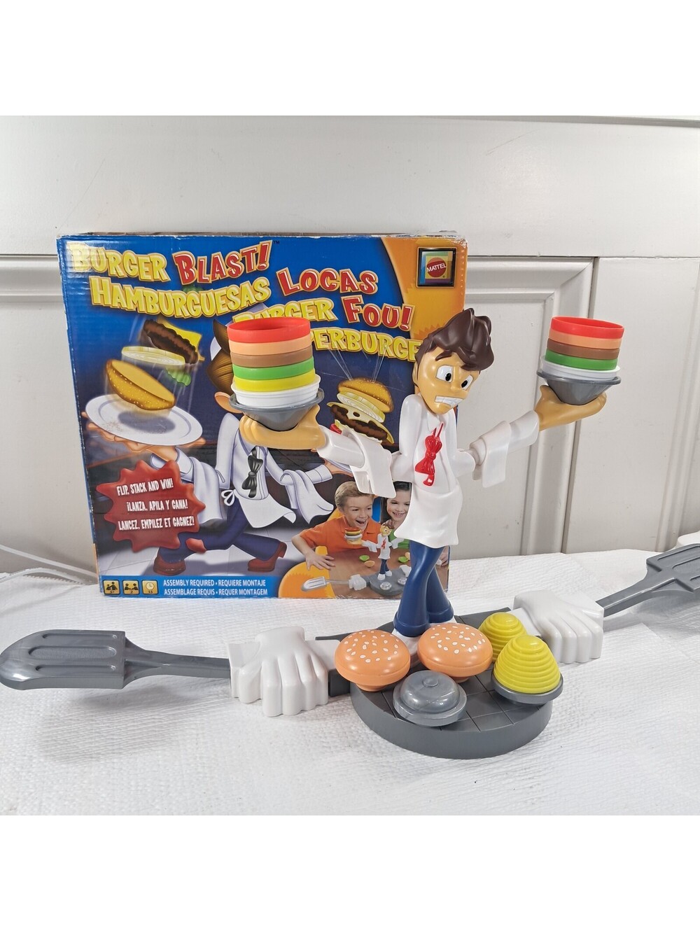 Mattel Burger Blast game Hamburger stacking flip stack win 2010 T8155 RARE read